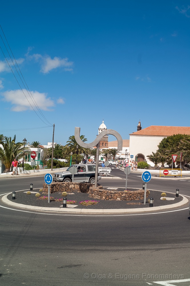 PICT0113.jpg - Teguise, el Domingo.