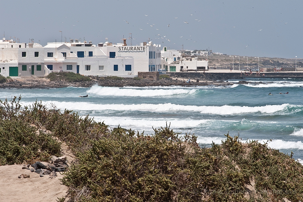 20110515_EUGENE_0661.jpg - La Playa Famara