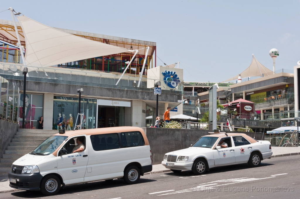 20110515_EUGENE_0688.jpg - Puerto del Carmen. Biosfera- centro comercial