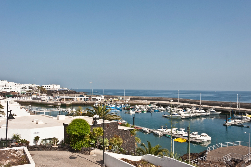 20110515_EUGENE_0695.jpg - La vista al Puerto del Agua Marina (habitación 206)