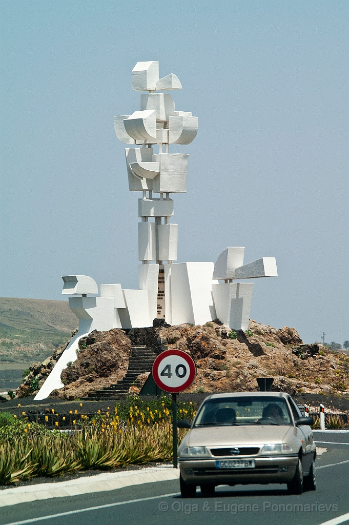 20110515_OLGA_1461.jpg - Monumento al Campesino