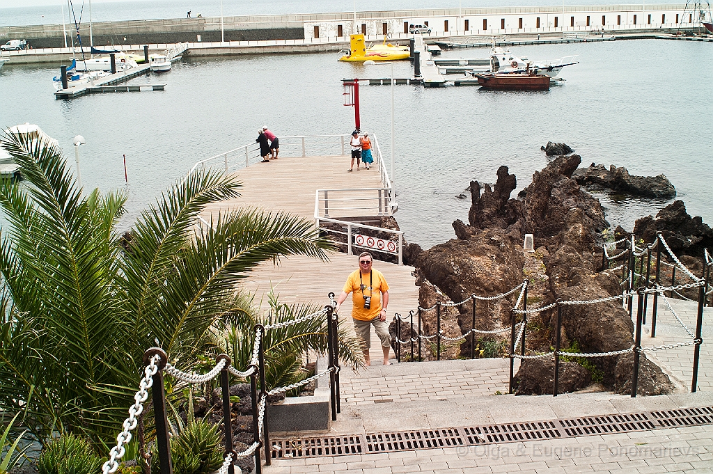 20110516_OLGA_1253.jpg - Puerto del Carmen. El barrio alrededor del Puerto Viejo