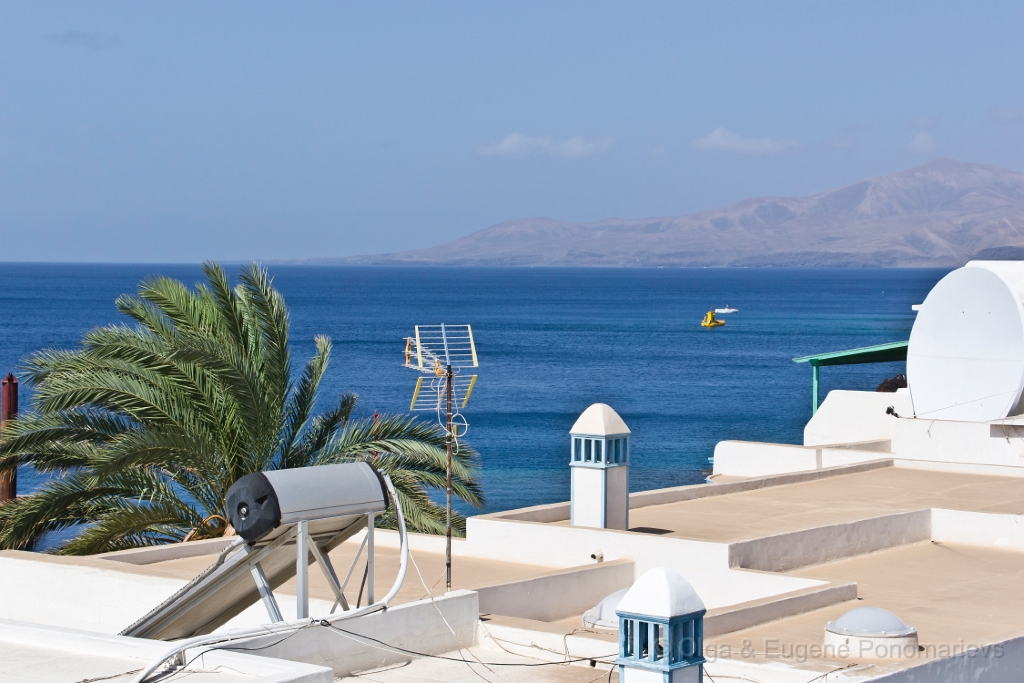 20110517_0880_SONY.jpg - La vista al Puerto del Agua Marina (habitación 206)