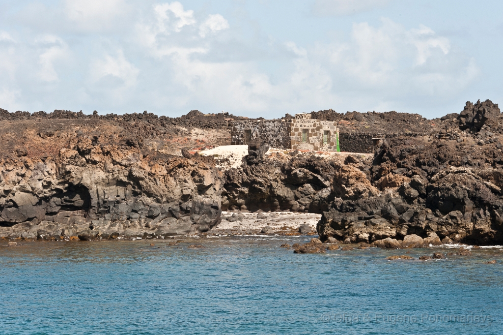 20110518_EUGENE_0187.jpg - La casa del propietario de La Isla de Alegranza