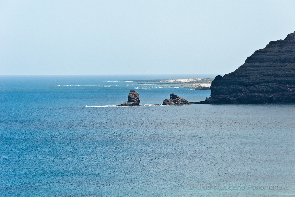20110518_EUGENE_0507.jpg - La Graciosa, la excursión en jeeps. La vista a Lanzarote.