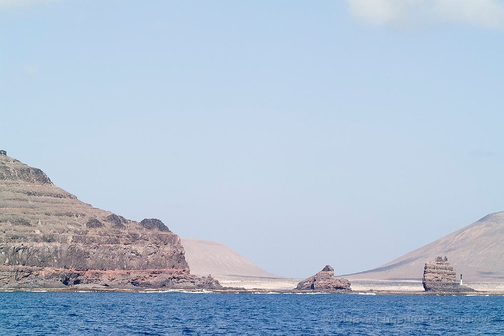 20110518_OLGA_0819.jpg - La fara en Lanzarote cerca de Orzola