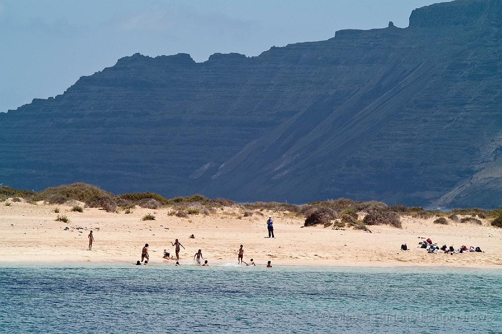 20110518_OLGA_1019.jpg - La Graciosa, iremos a la Playa Francesa