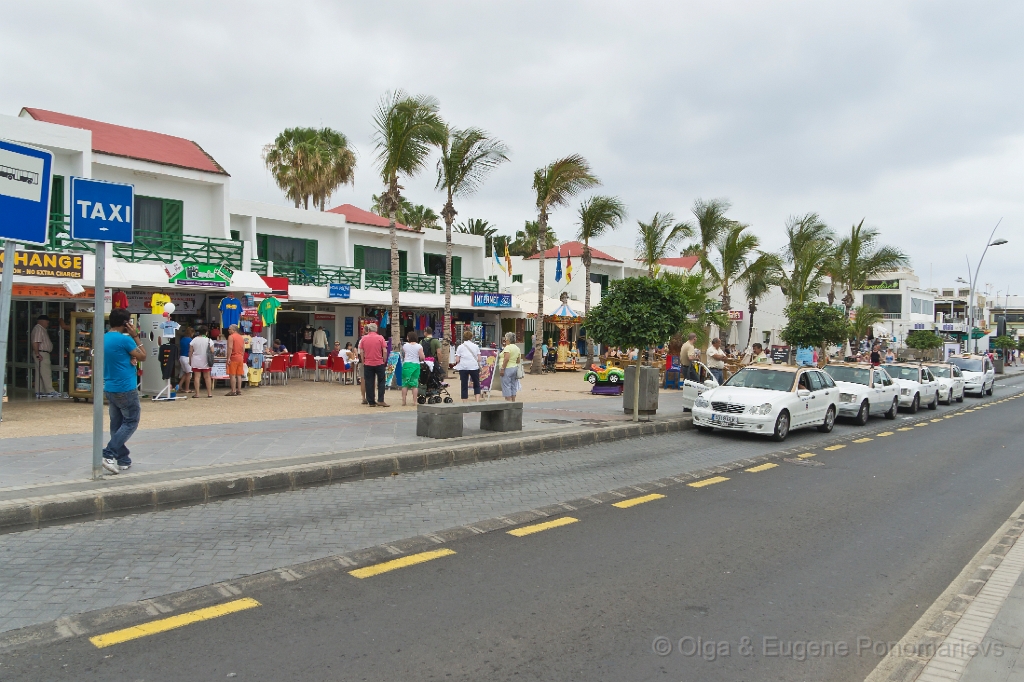 20110522_0681_SONY.jpg - Puerto del Carmen. Av. De las Playas