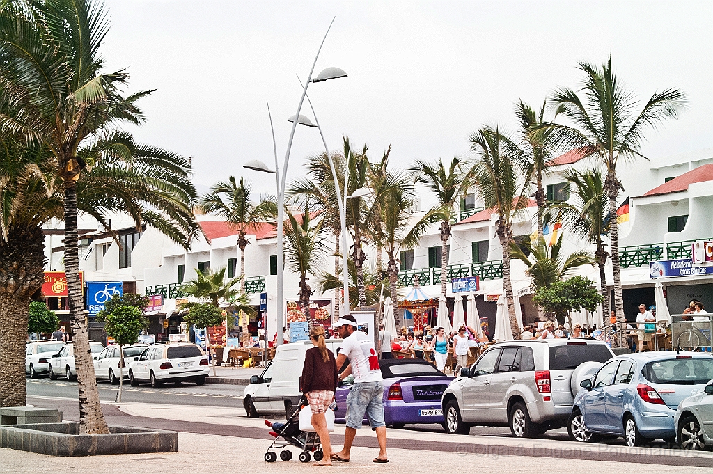 20110522_OLGA_1619.jpg - Puerto del Carmen. Av. De las Playas