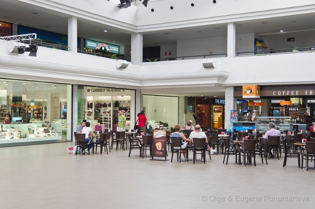 20110524_0611_SONY.jpg - Deland – Centro Comercial en Playa Honda
