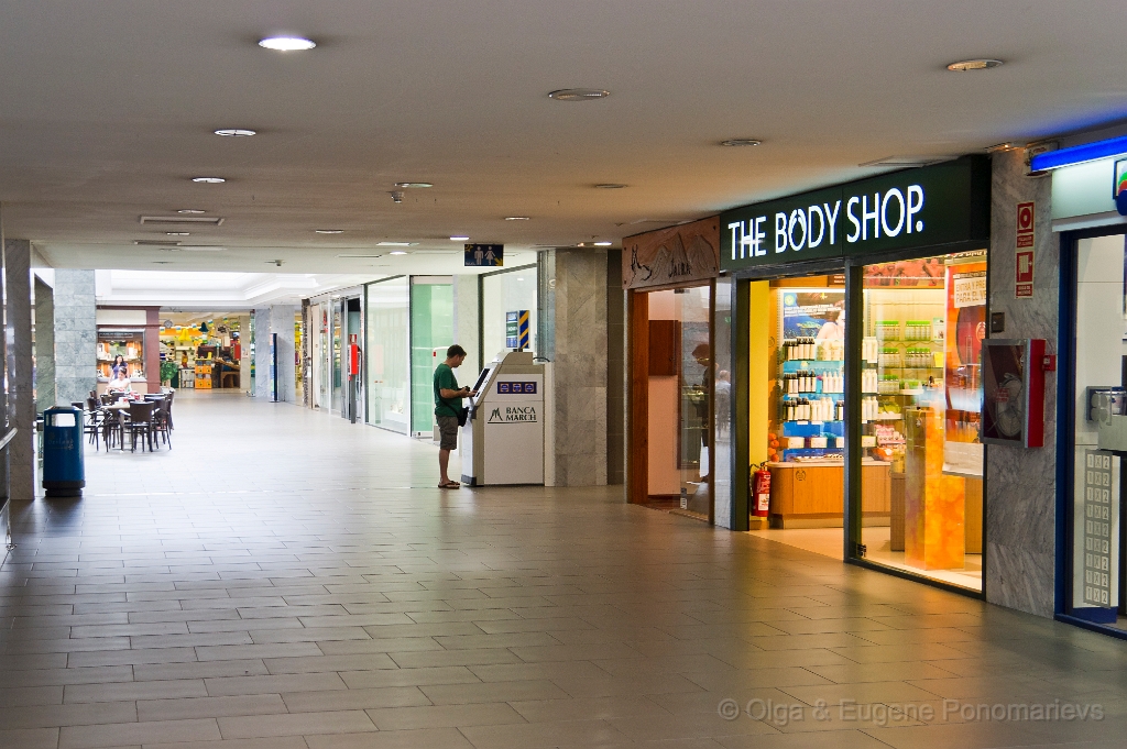 20110524_0614_SONY.jpg - Deland – Centro Comercial en Playa Honda