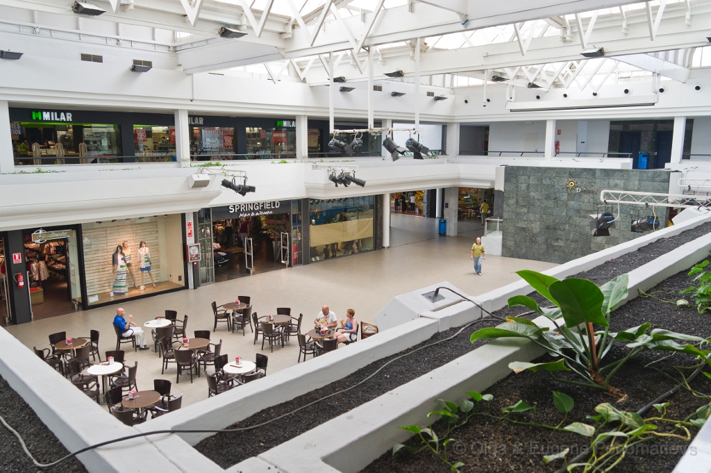 20110524_0616_SONY.jpg - Deland – Centro Comercial en Playa Honda