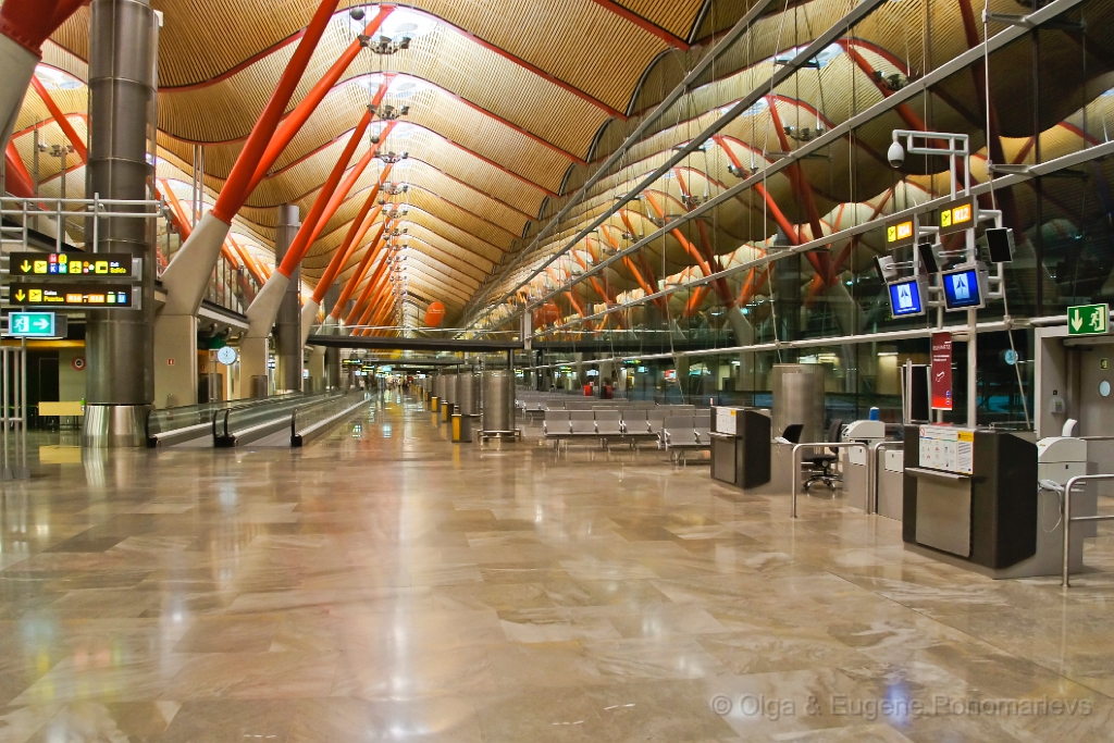 20110528_0519_SONY.jpg - Madrid – Barajas. Terminal 4