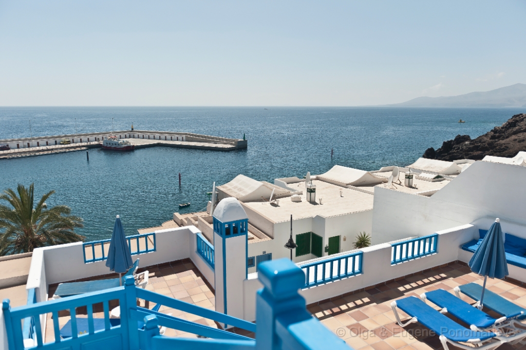 EUGENE20110930_DSC3302.jpg - Puerto del Carmen. La vista del habitación 401.