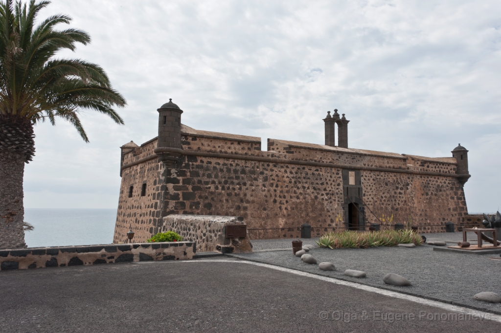 EUGENE20111002_DSC3313.jpg - Arrecife. Castillo de San José.