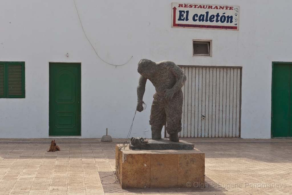 EUGENE20111004_DSC3423.jpg - El Puertito.  Calle Albatros.