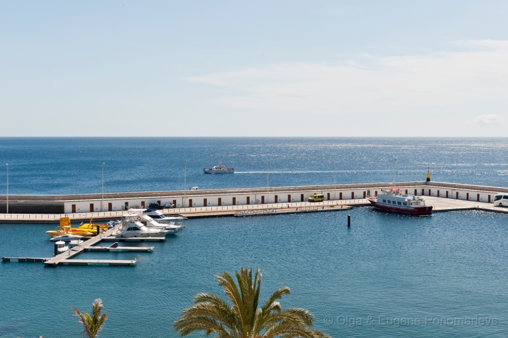 EUGENE_20110928_DSC3271.jpg - Puerto del Carmen. La vista del habitación 401.