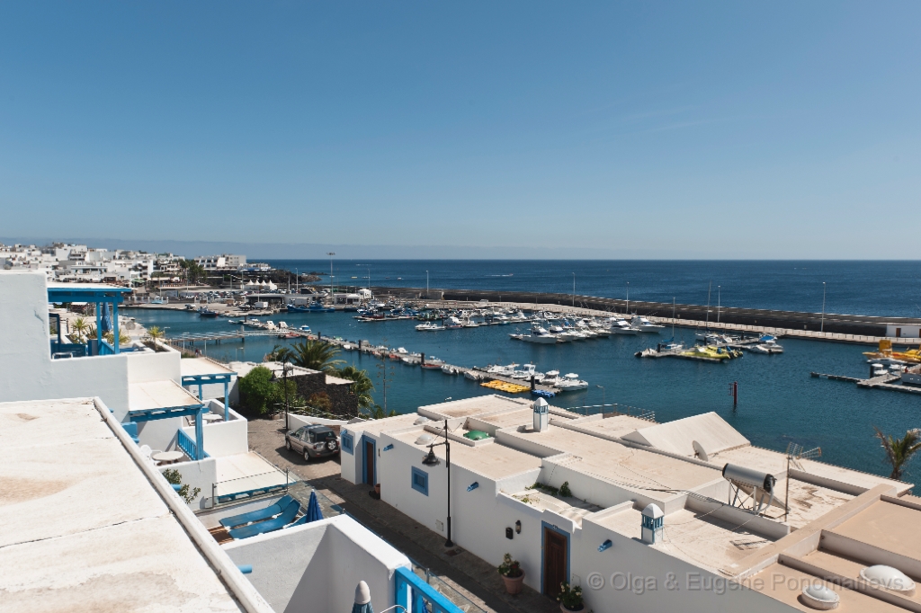 EUGENE_20110928_DSC3287.jpg - Puerto del Carmen. La vista del habitación 401.
