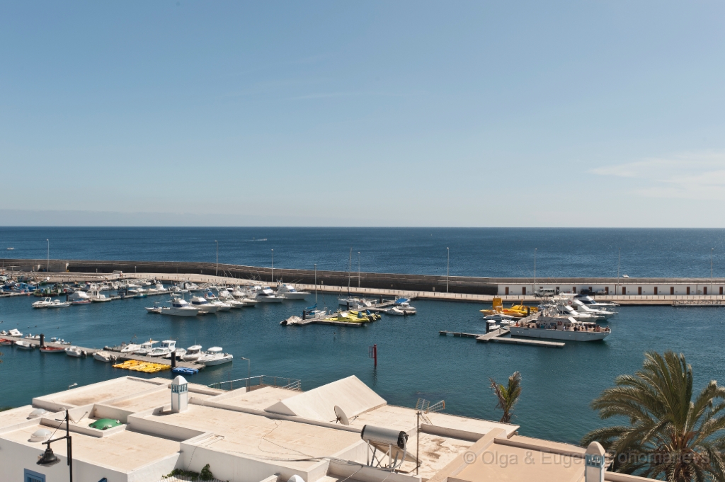 EUGENE_20110928_DSC3291.jpg - Puerto del Carmen. La vista del habitación 401.
