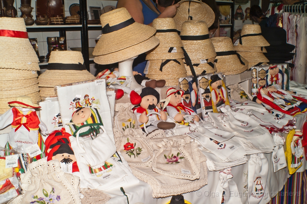 OLGA_20110925PICT2669.jpg - Mercadillo en Teguise