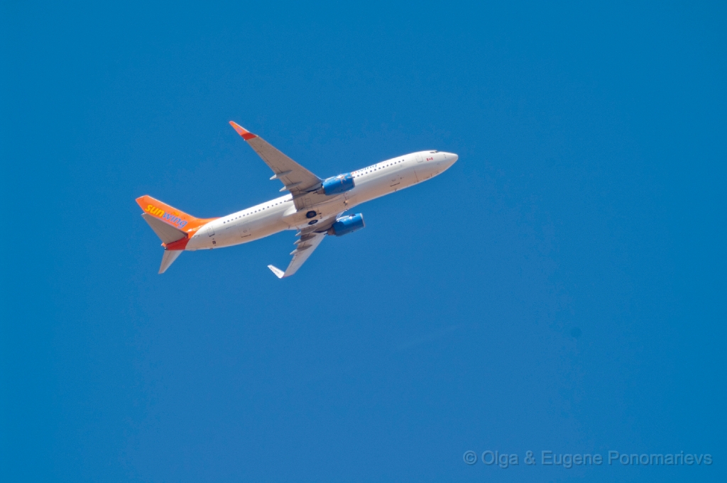 OLGA_20110926PICT2793.jpg - Avión en cielo.