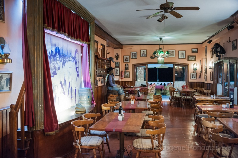 EUGENE20130412_DSC5390.jpg - En restaurante “Way West”