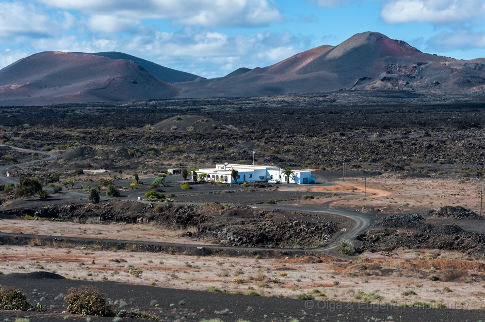 EUGENE20151009_DSC8643.jpg - Municipio de Tías. Los contrafuertes de las Montañas Del Fuego