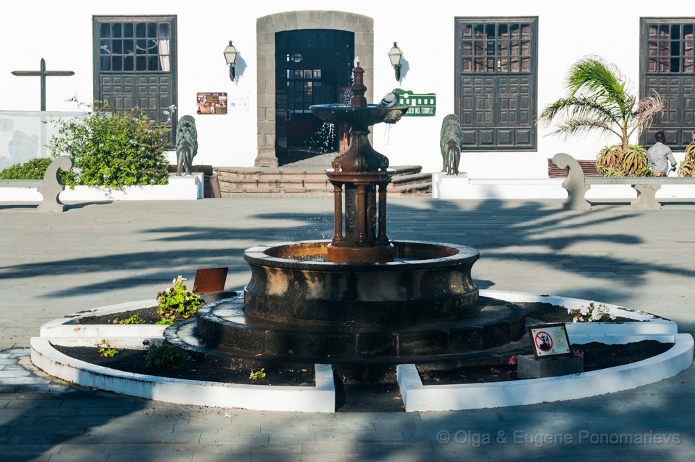 EUGENE20161002_DSC9809.jpg - En el mercado en Teguise