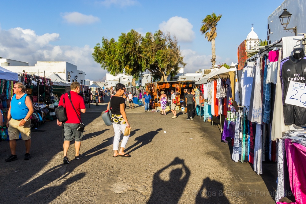 OLGA20161002_DSC2780.jpg - En el mercado en Teguise